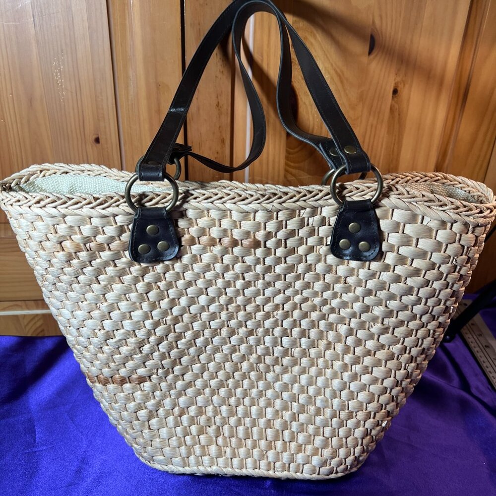 πLarge Woven Strow Shoulder Purse with Zipper- Never Used - Picture 3 of 12
